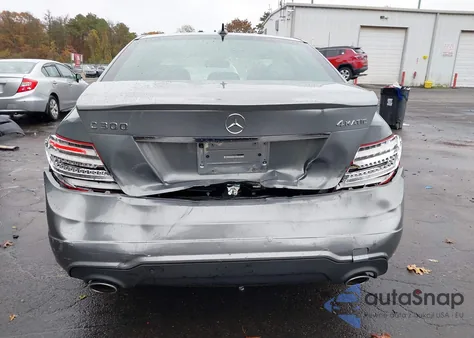2014 Mercedes-Benz C 300 Sport 4Matic из США, поврежденный, VIN WDDGF8AB7ER316452